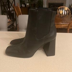 Women’s size 9.5 Circus by Sam Edelman Pasha Ankle Bootie in Black